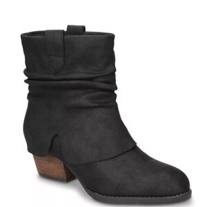 Bella Vita Black Ankle Booties 11W